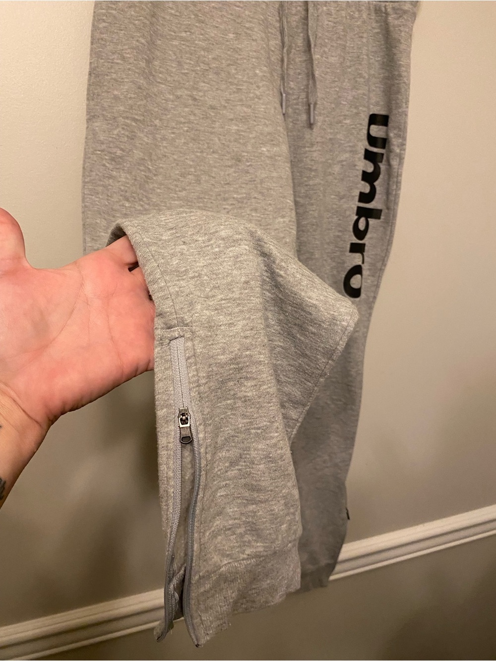 Umbro Gray Men's Logo Joggers - Picture 2 of 4
